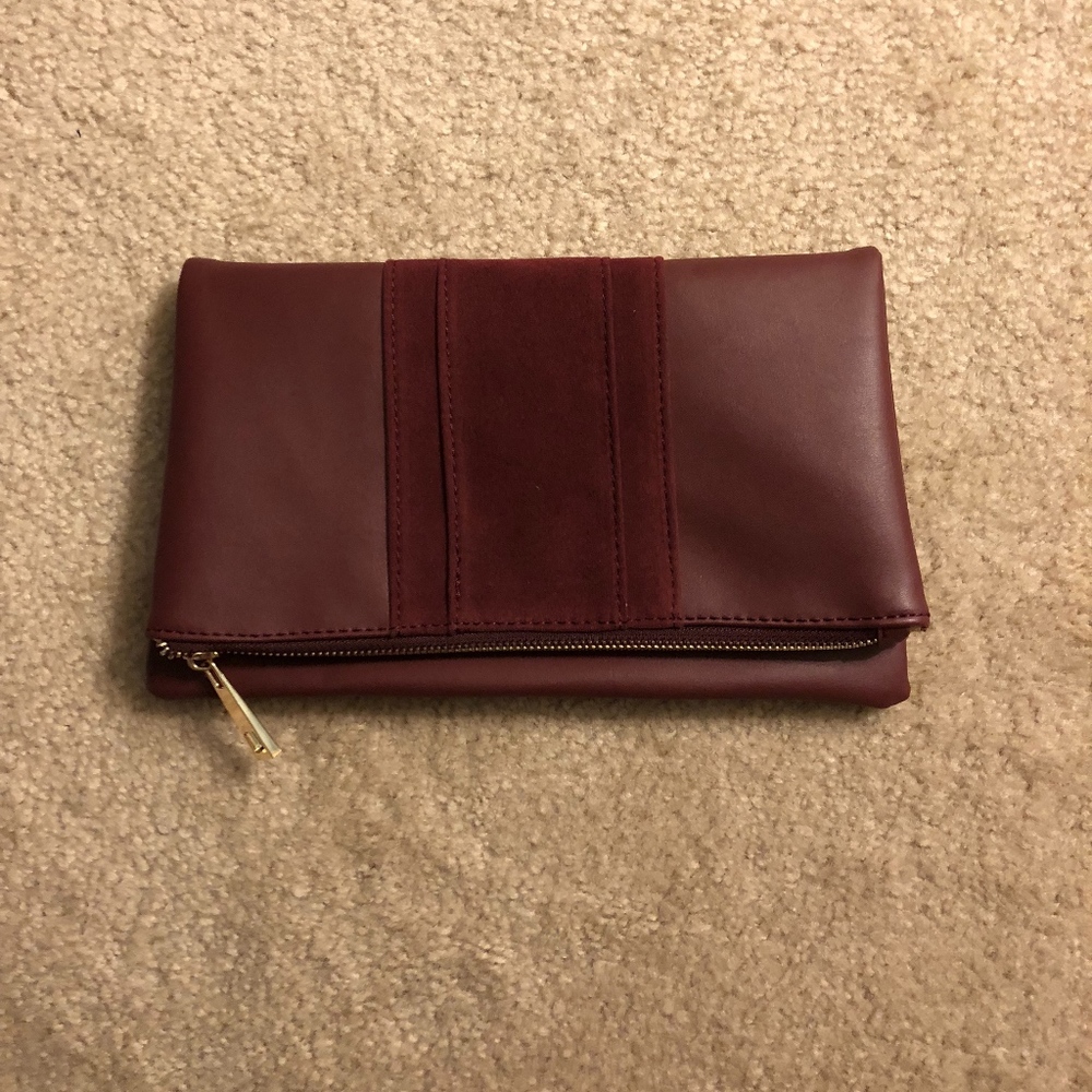 NWOT Summer & Rose foldover maroon clutch